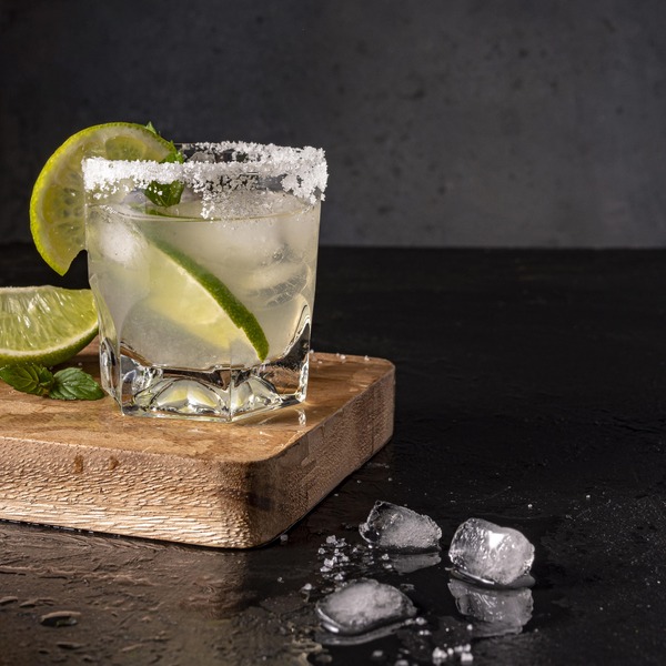 delicious-beverage-with-lime-ice (1)